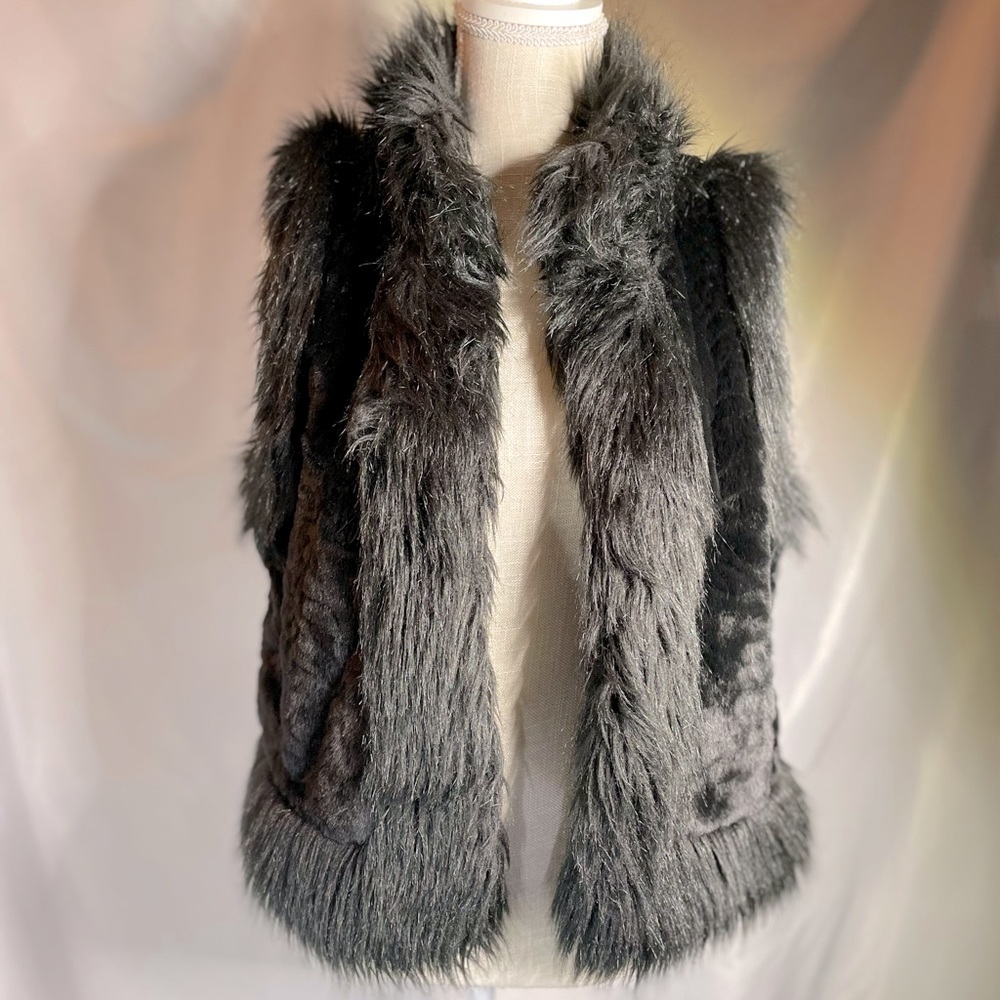 ANN TAYLOR FAUX FUR VEST